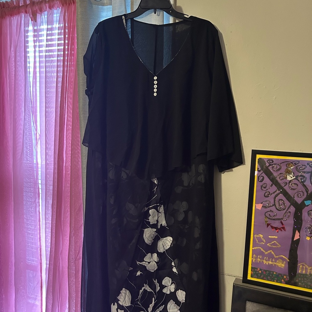 Black and White V-Neck 3/4 Sleeve Wedding Guest Dress